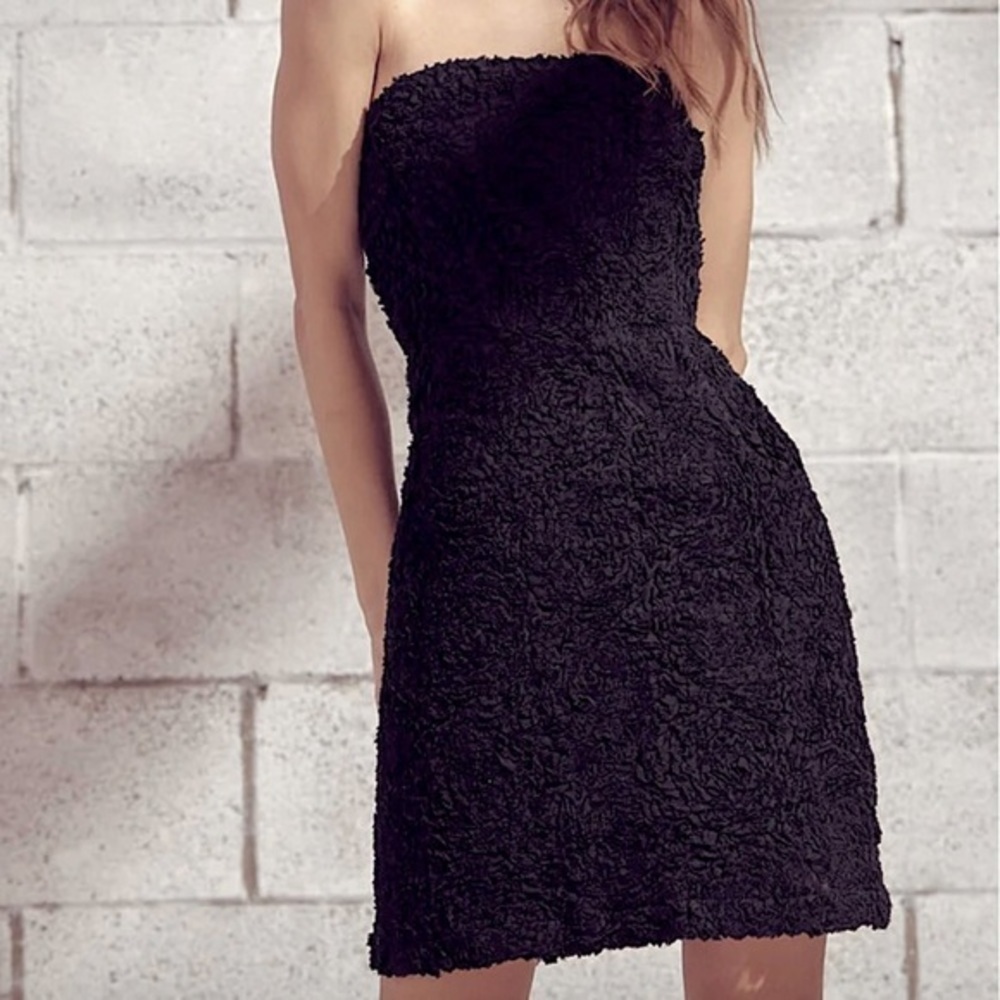 NEW Black Strapless Mini Dress With Textured Floral Appliqués — Size S — NWOT​​​